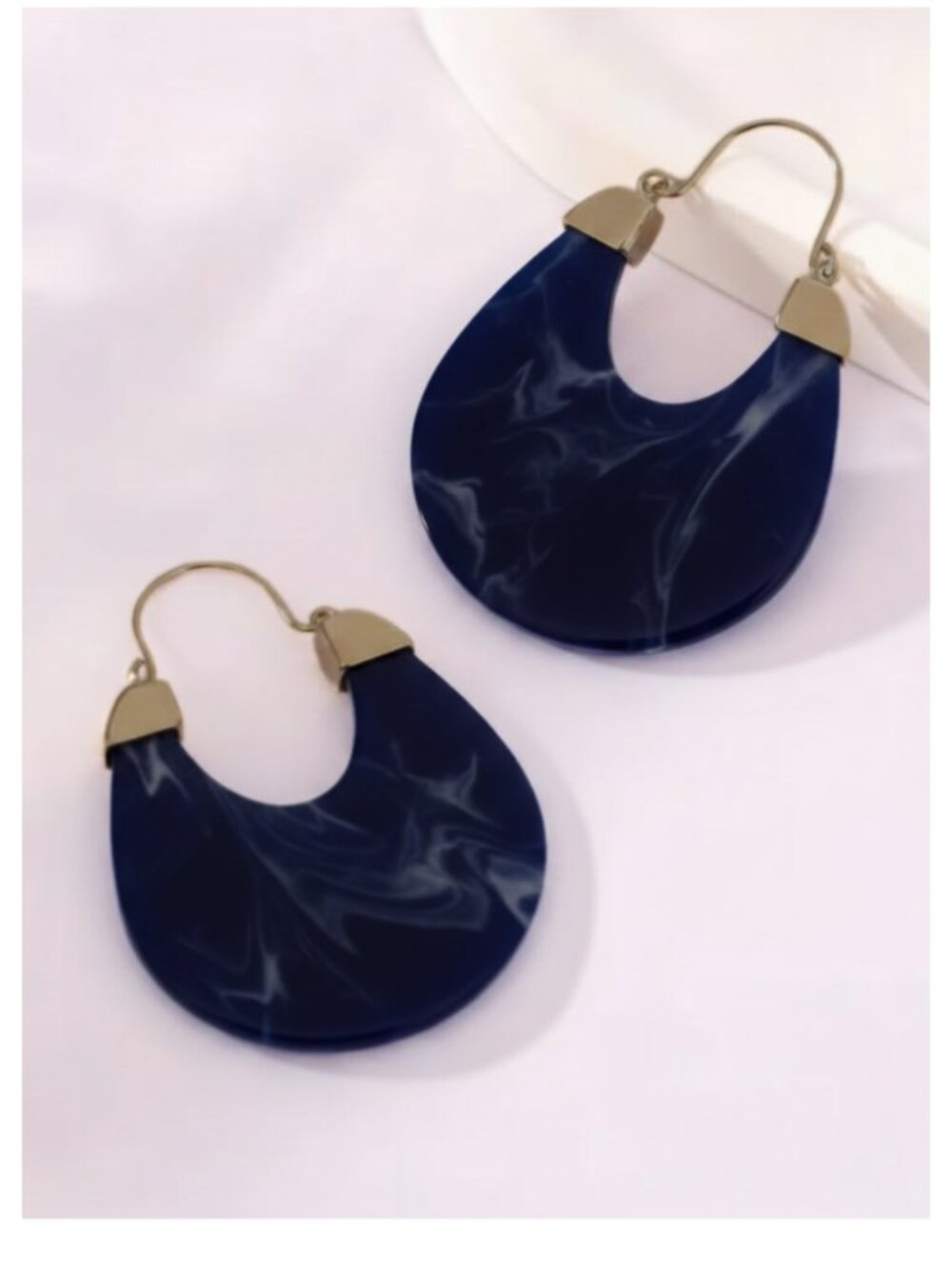 NWT 14K Gold Plated Boho Marbled Blue Resin Basket Saddle Hoop Earrings Chunky